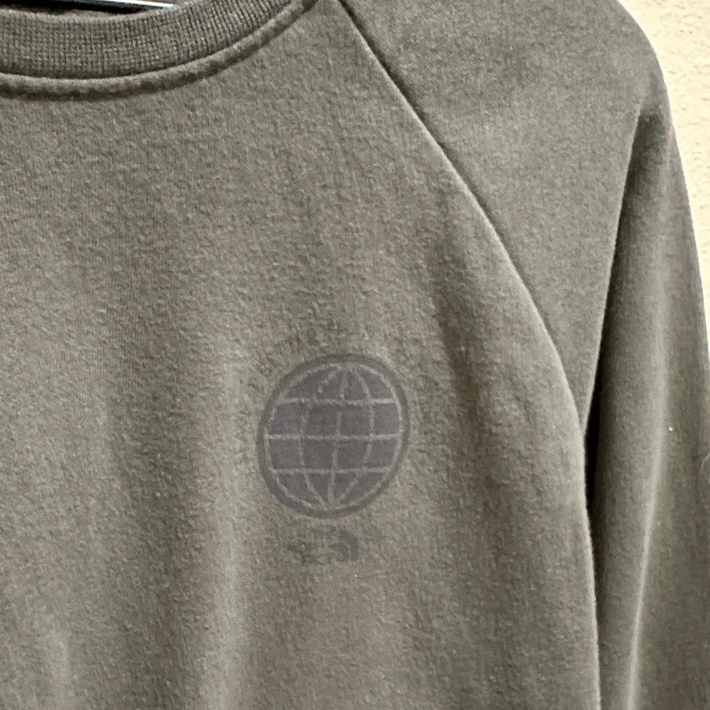 The North Face Women’s Medium Forest Green Crewneck Sweater - Image 3