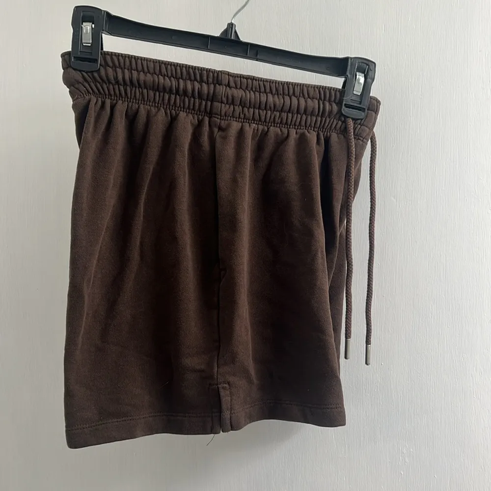 H&M basics brown shorts size XS - Image 3