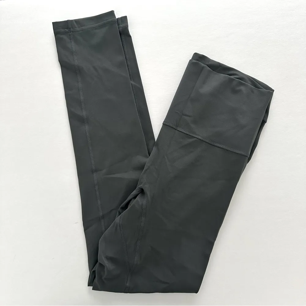 Gymshark S/M Legacy Regular Leggings & Legacy Sports Bra Set - Image 10