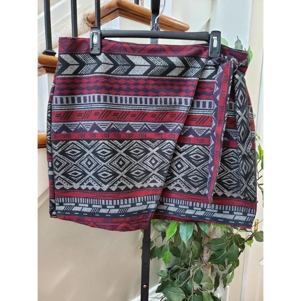Express Aztec Red Gray Polyester Side Tie Closure Straight Short Skirt Size 16 - Image 9