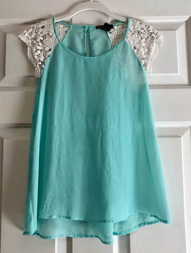 Miss Chievous Women’s Sheer Turquoise White Top Crochet Cap Sleeves Size Small - Image 1