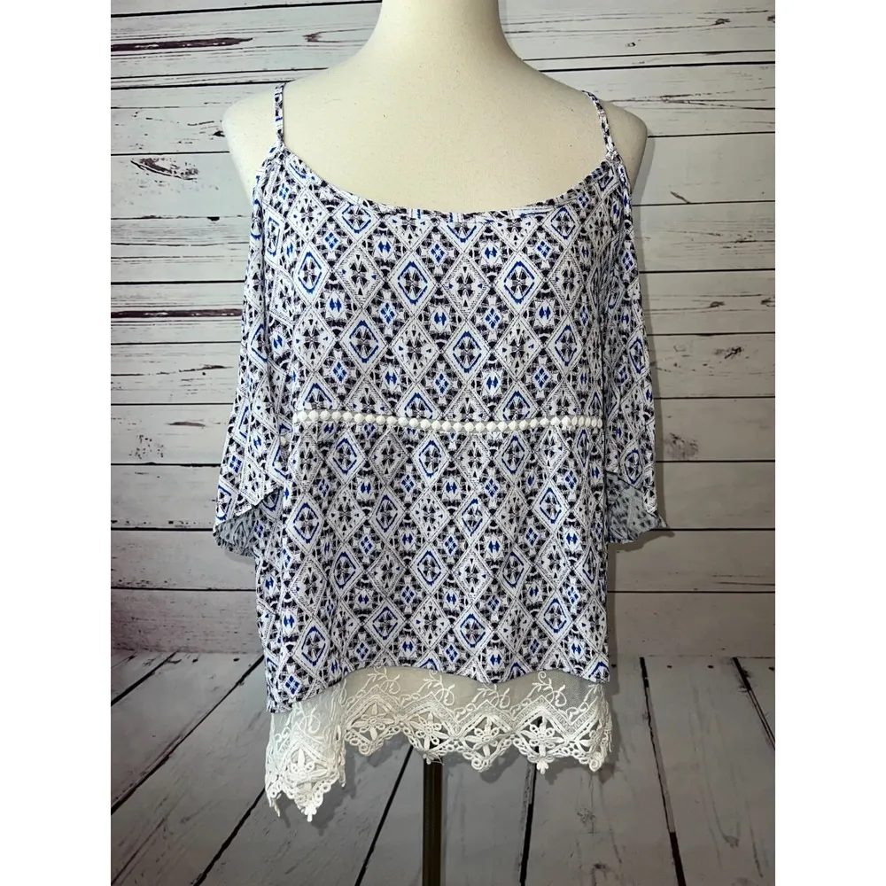 NWT Stitch Fix Langlock Cold Shoulder Blouse Large Skies are Blue shirt Lace Hem - Image 8