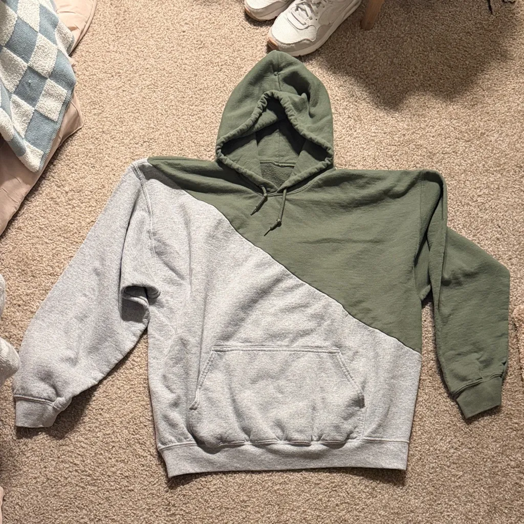 Two Tone Green and Gray Hoodie Sweatshirt Size M - Image 2