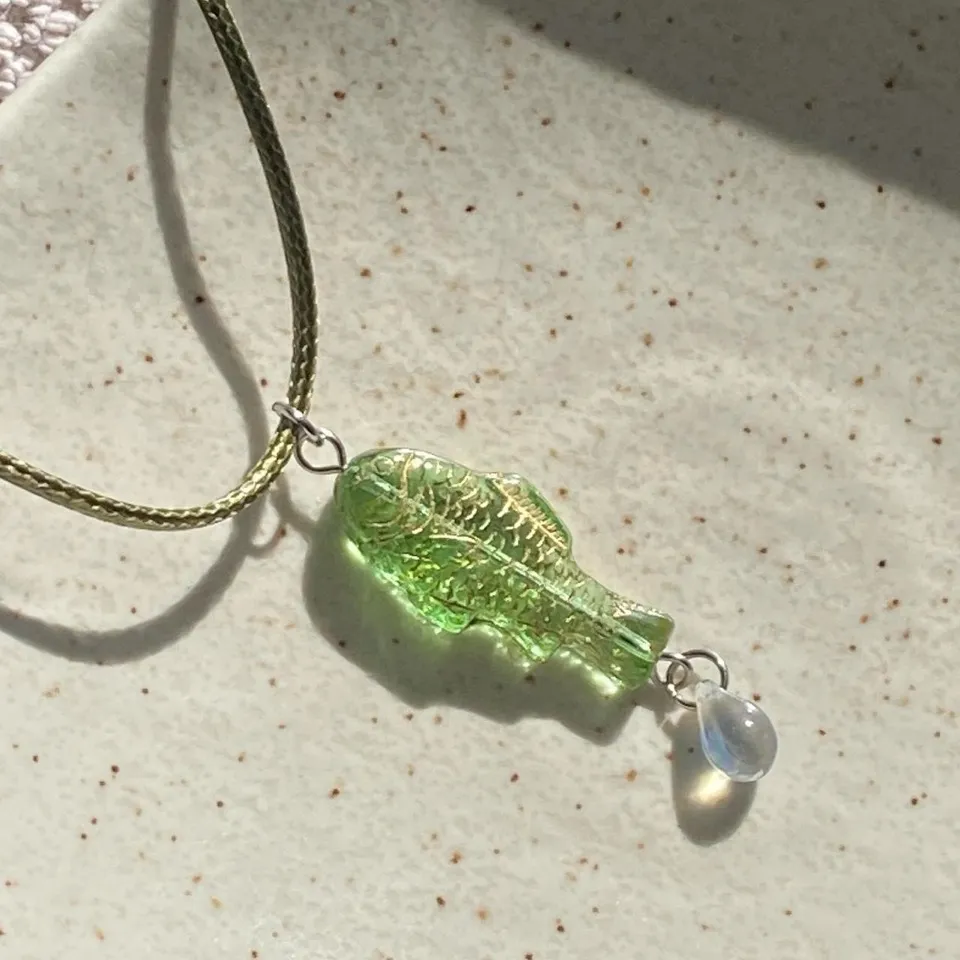 Handmade quality Czech glass green fish boho funky necklace🌀🐟💙 - Image 2
