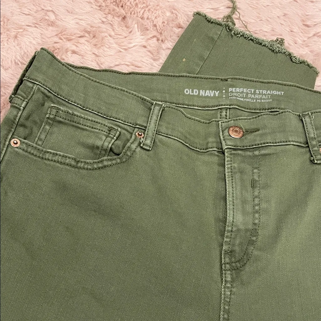 Old Navy Women's Perfect Straight Olive Green Ankle Mid Rise Jeans - Image 3