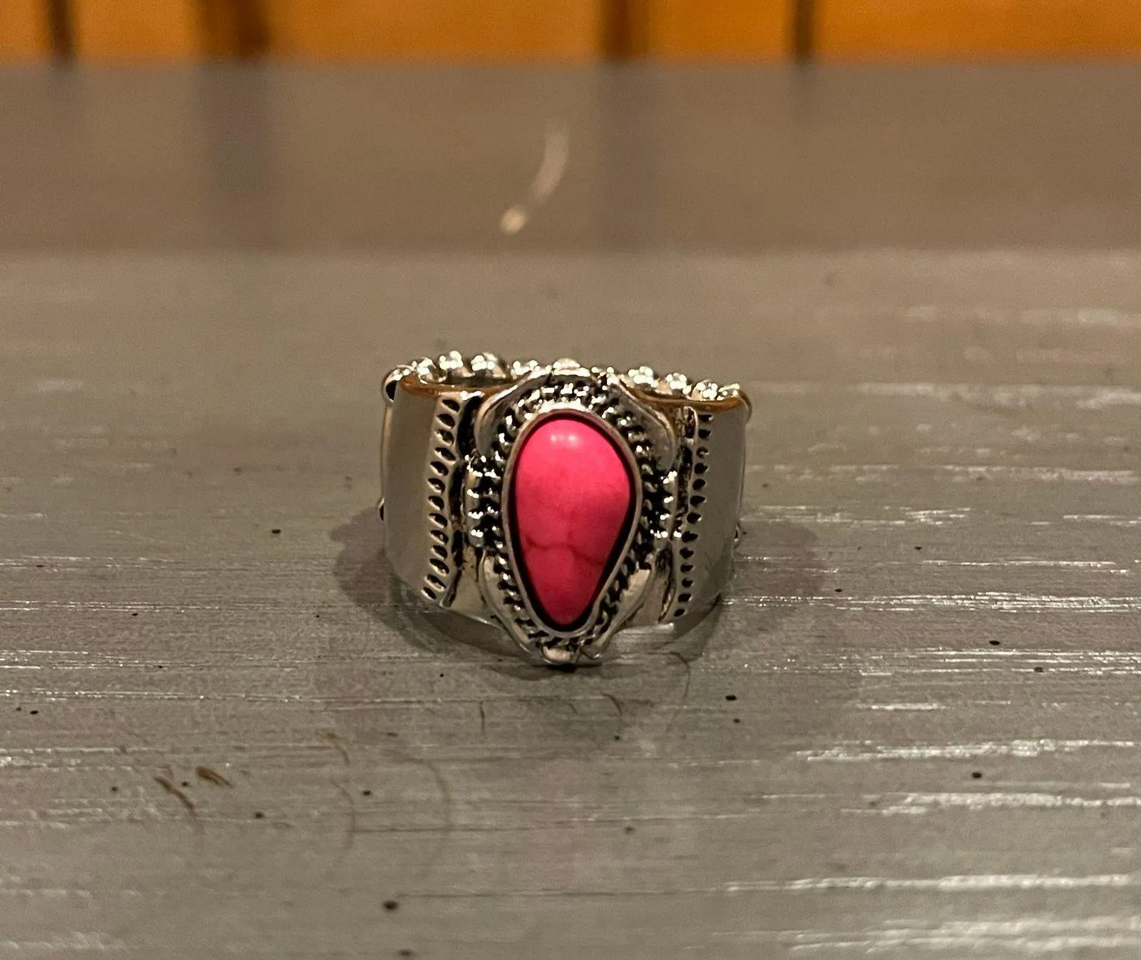 Paparazzi MOAB MOTIF - PINK STONE SILVER RING - - Image 3