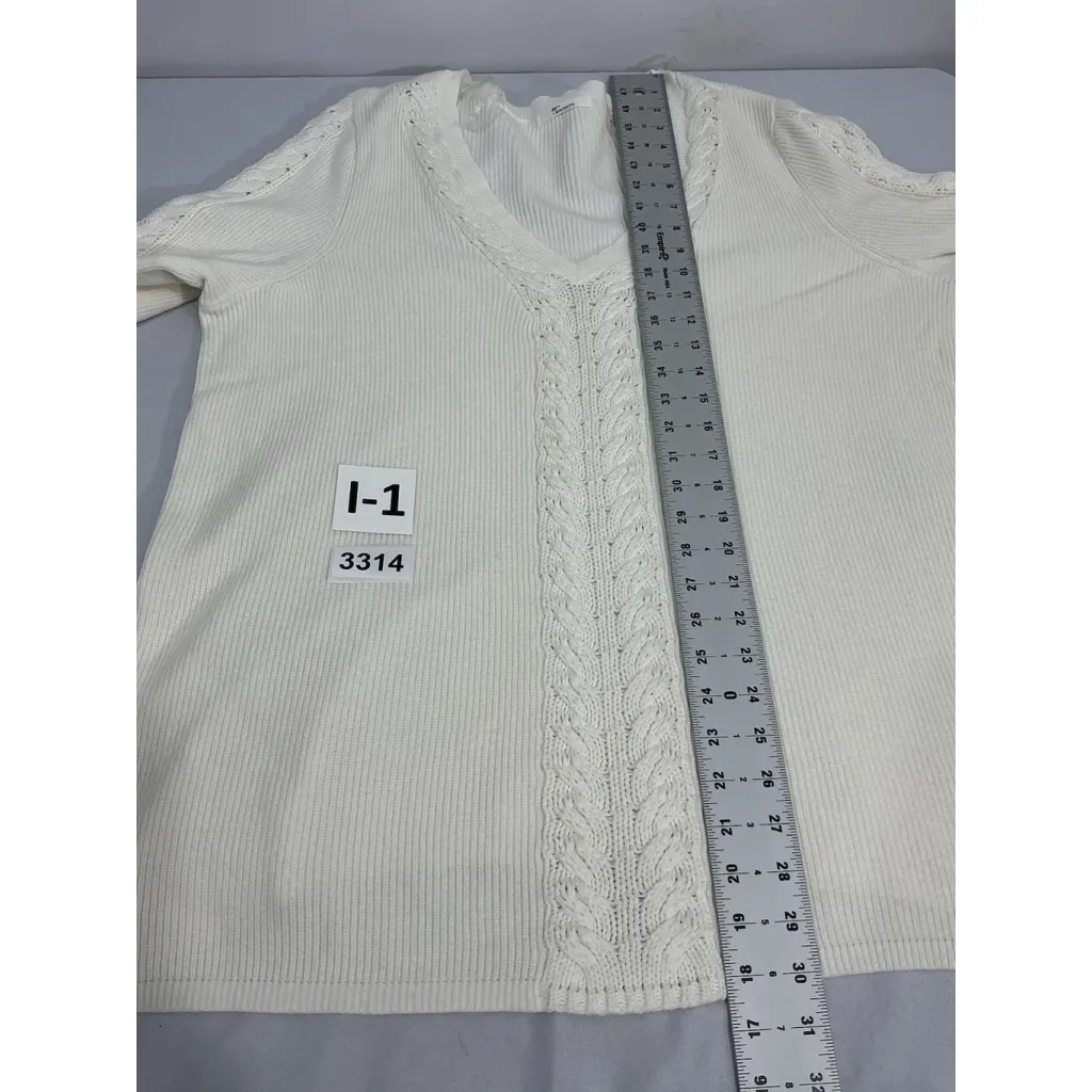 Womans 89th & Madison Size 2x White Pull Over V Neck Bell Sleeve Sweater - Image 7