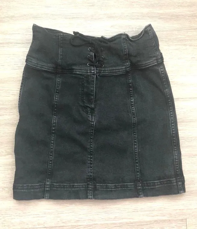 Modern Femme Lace Up Black Skirt - Image 4