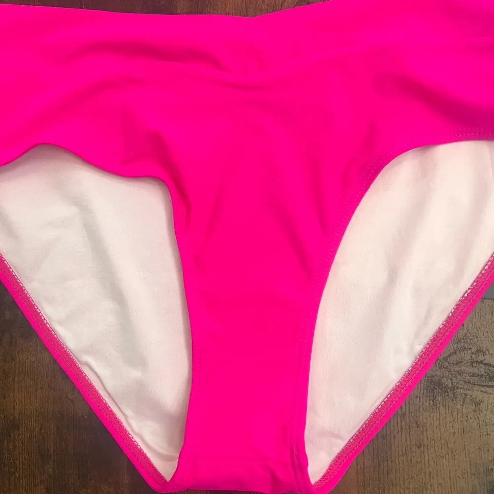 NWOT Women's Pink Bikini Set - Image 3