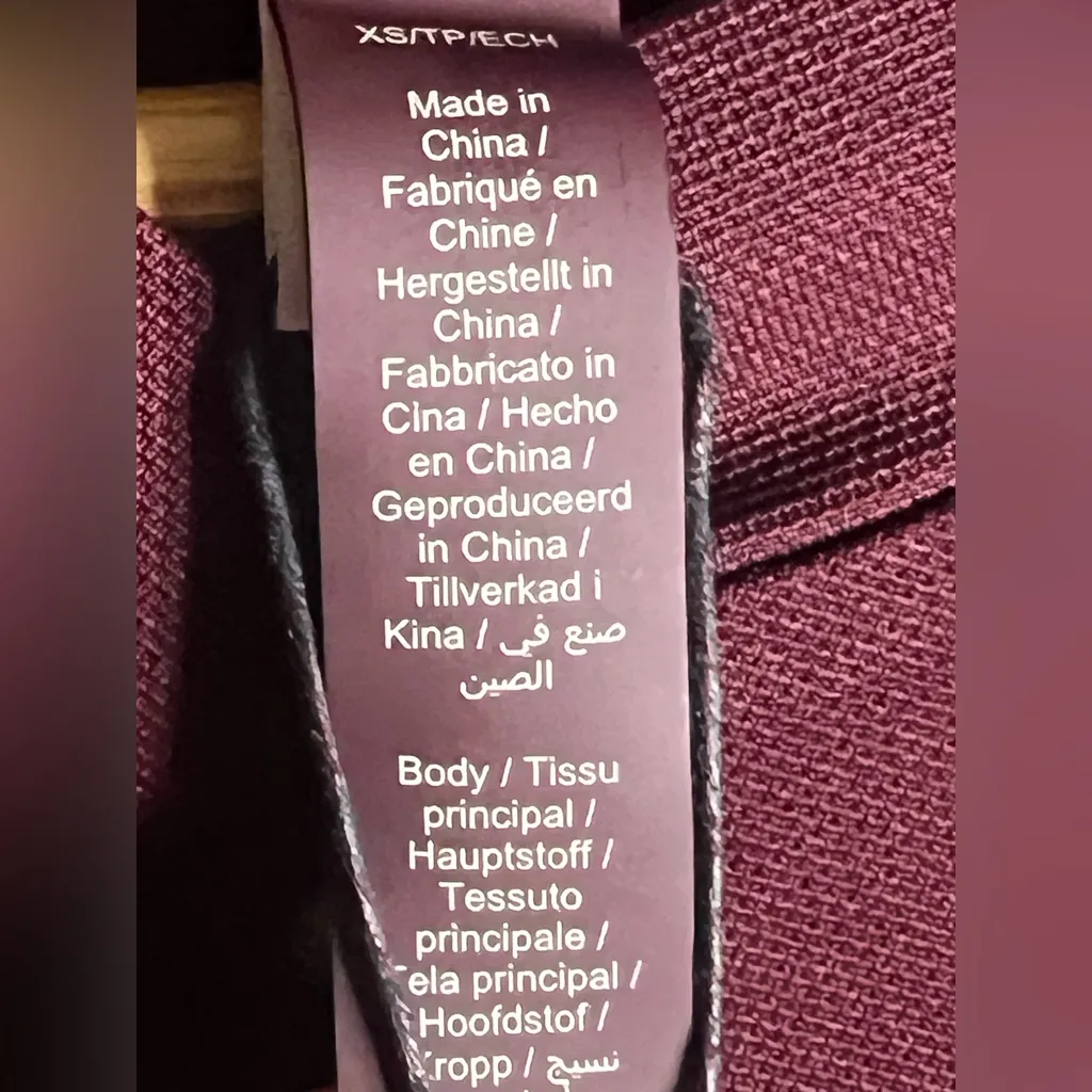 SKIMS Nike  Airy Women's Oversized V-Neck Quarter Sleeve Top in size XS.  NWT - Image 11