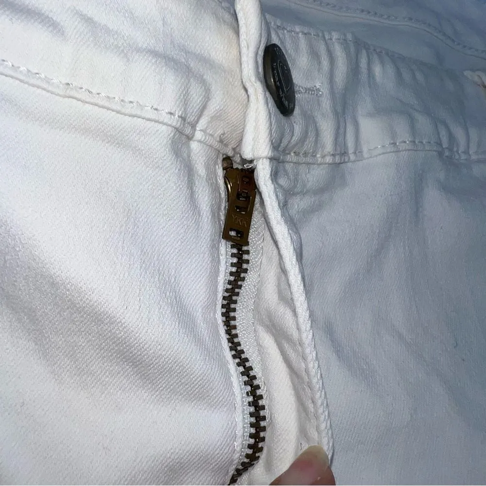 Torrid Women's White Cotton Blend Summer Mom Jean Shorts w/Leg Vents-Size 24 - Image 6