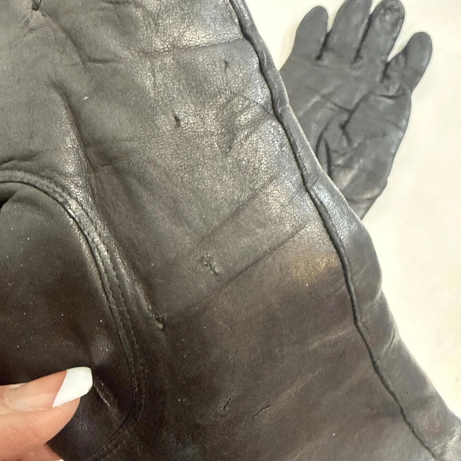 Macy’s Italian Black Vintage Leather Gloves Rabbit-Lined Gloves Women's Size 6.5 - Image 7