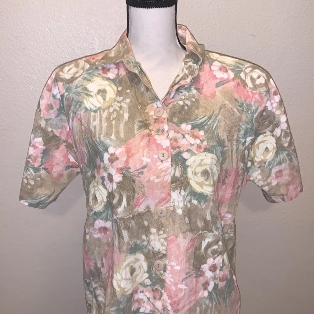 Denim Republic vintage pastel floral short sleeve button down shirt Pink Size 8 - Image 2