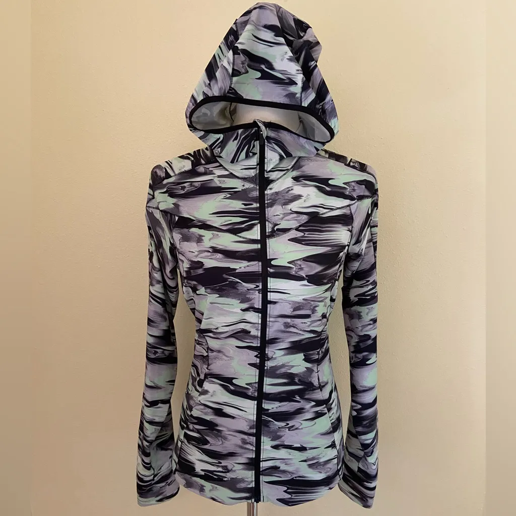 Lululemon Mist Over Windbreaker in Paint Glide Multi - Image 5