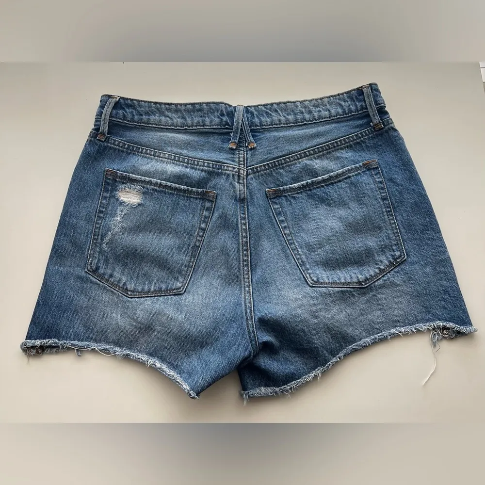 Good American Size 8/29 Bombshell Denim Jean Shorts Blue Distressed High Waisted - Image 2