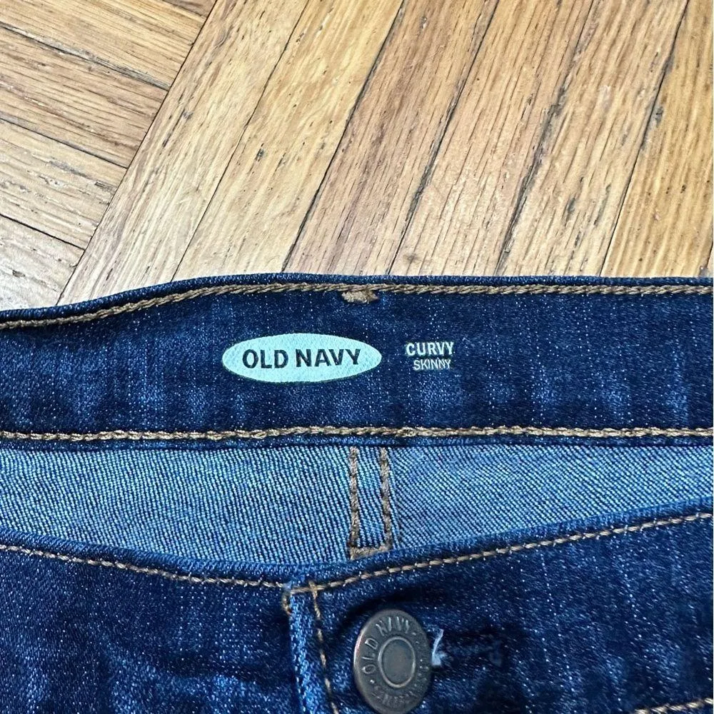 Old Navy Curvy Skinny Jean Dark Wash Size 16 - Image 4