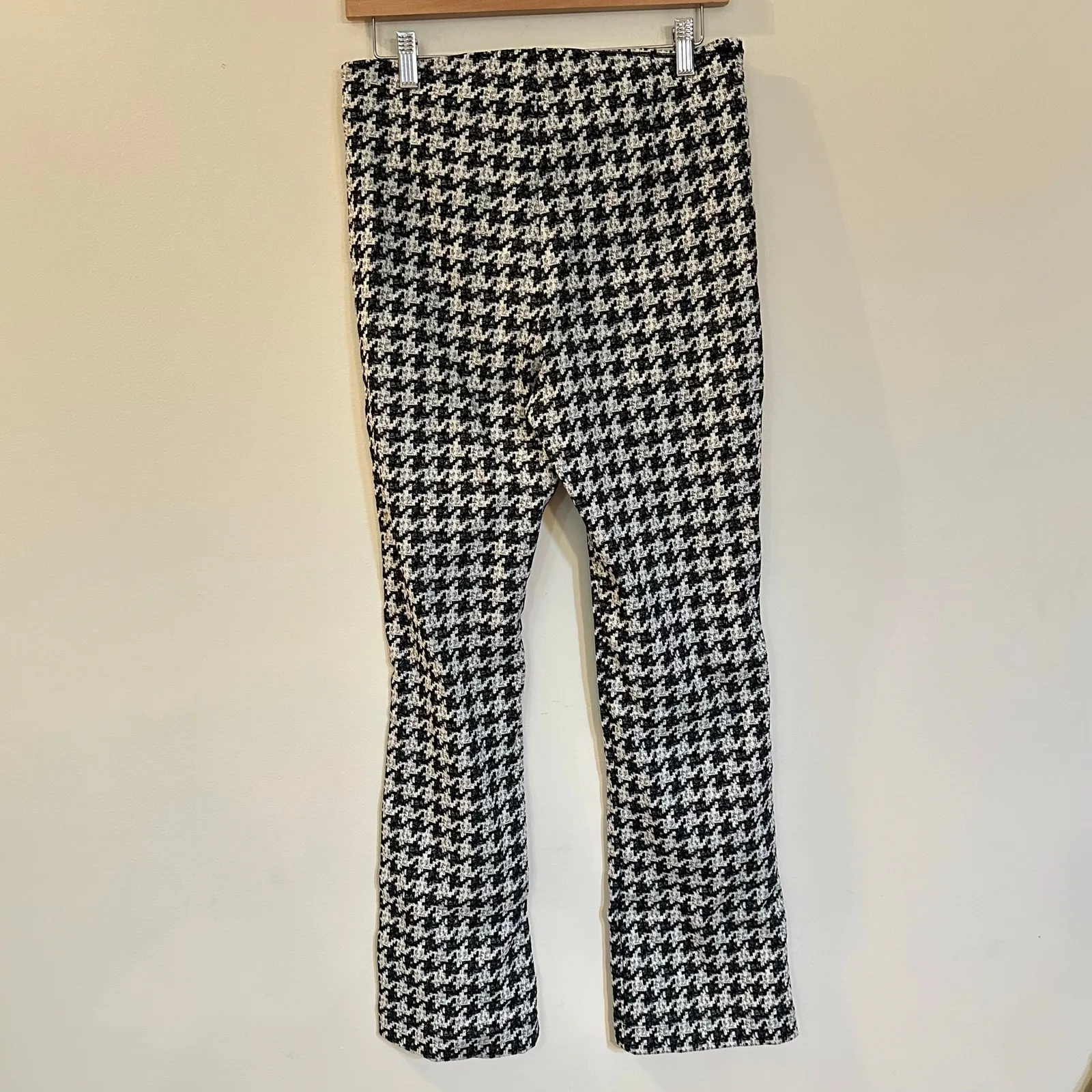 Calzedonia Houndstooth Zip Front Leggings sz L - Image 2