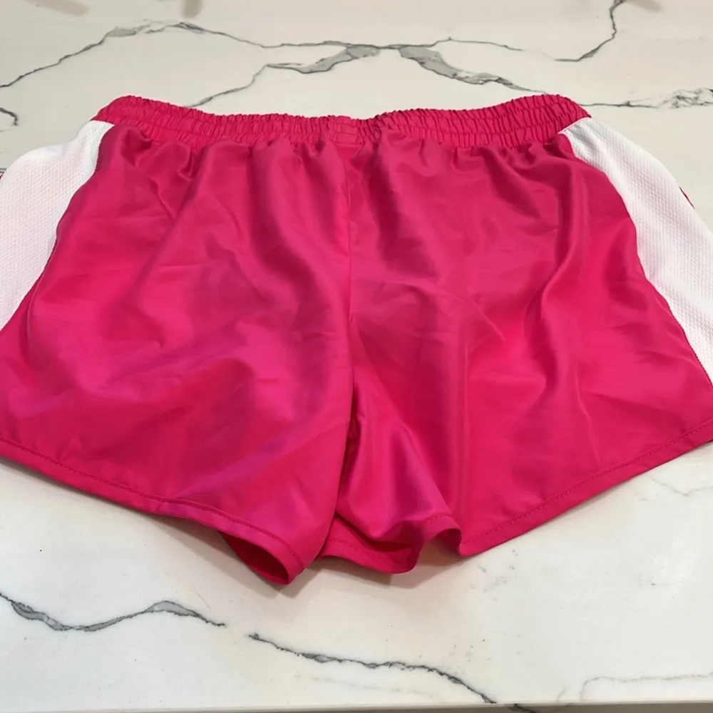 Puma pink & white running shorts - Image 2