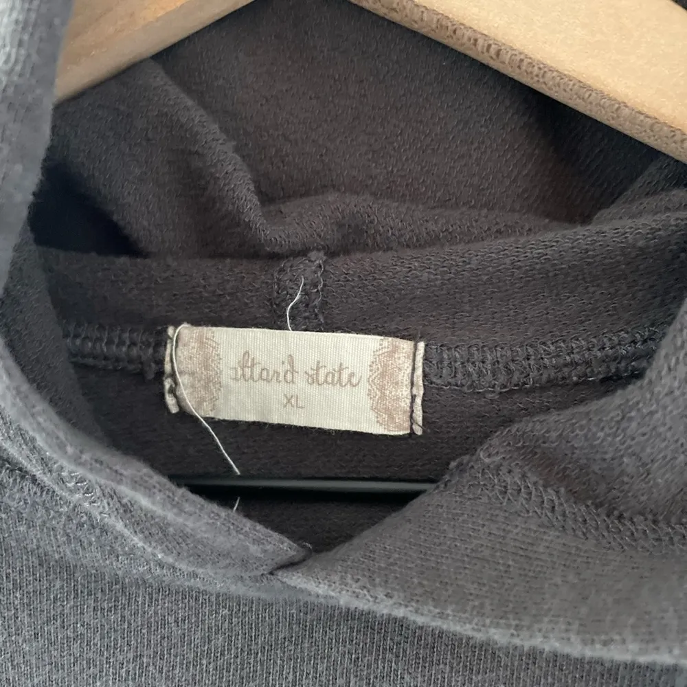 Altar’d State Here Comes The Sun Graphic Cropped Pullover Hoodie Sweatshirt - Image 4