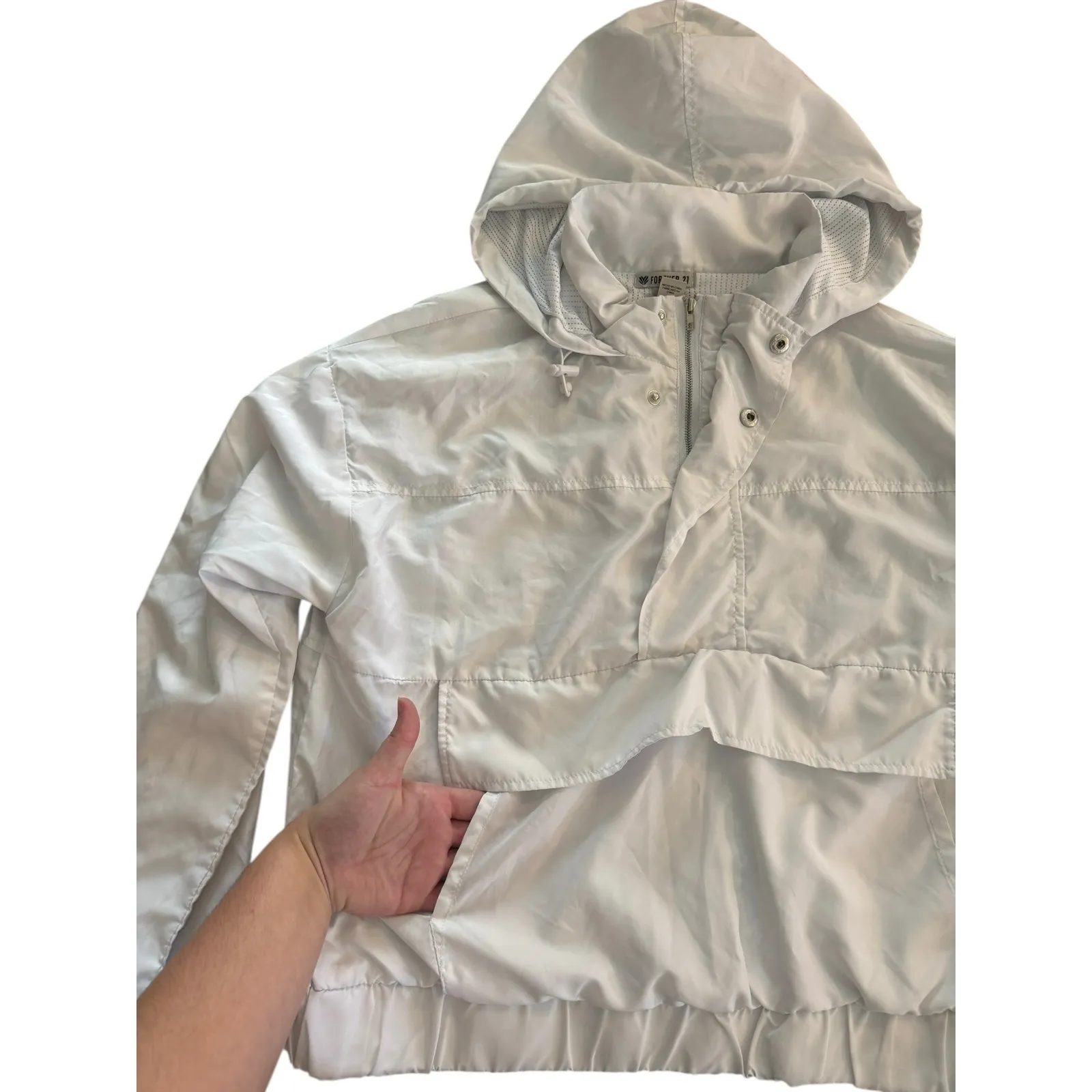 Forever 21 White Cropped Windbreaker Pullover Hooded Jacket Women’s Small - Image 4