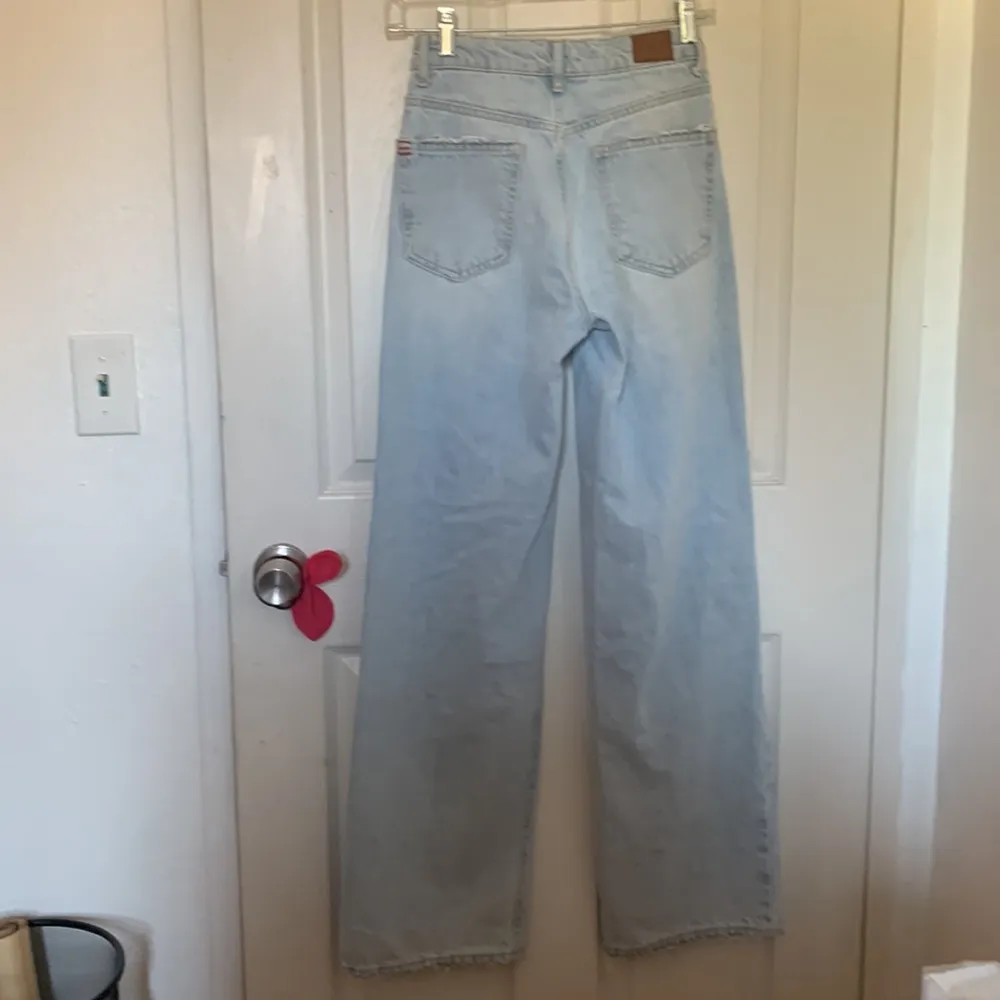 Urban Outfitters Jeans Dipped V Flare Women’s size 24 - Image 2