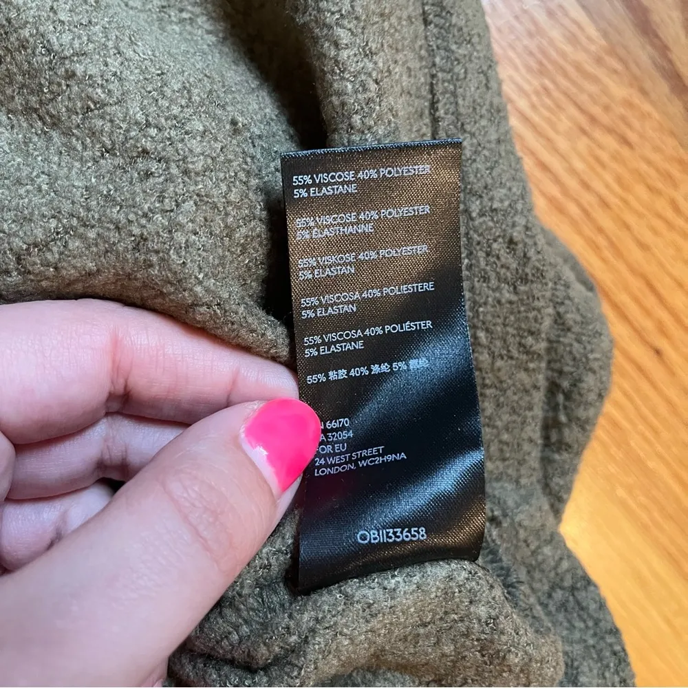 Urban Outfitters moss green boucle cardigan sweater size small - Image 5