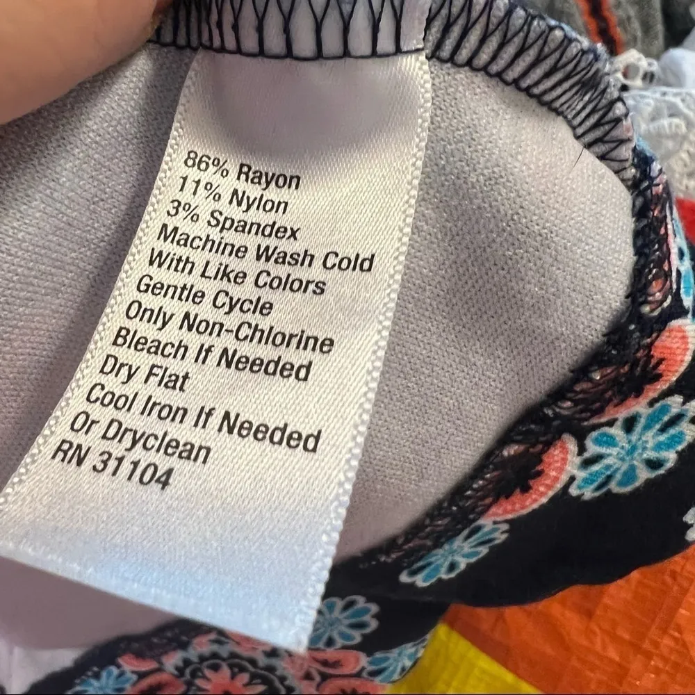 Crown & Ivy Blouse Navy Coral Floral Scallop Hem - Image 9