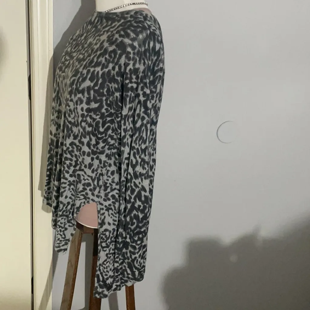 H&M Hi Lo Gray Black Animal Print Light Weight Oversized Tunic Sweater - Image 7