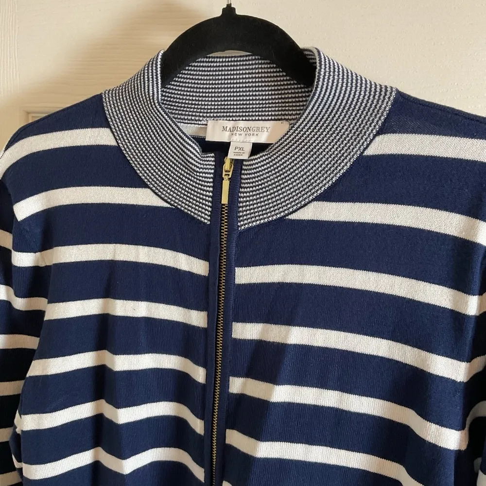 Madison Grey Striped Navy and White Cardigan Size PXL Blue - Image 2