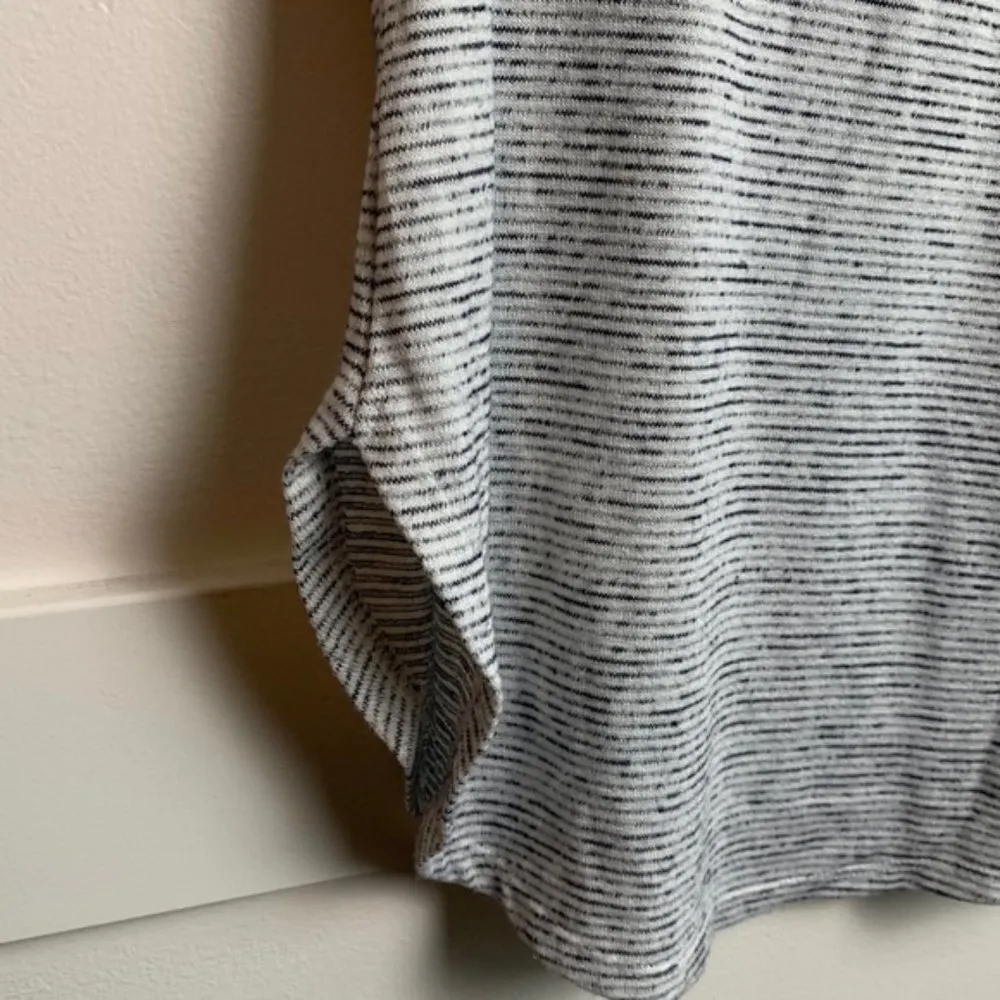 Banana Republic Light Gray Striped Long Sleeve Shirt - Image 5