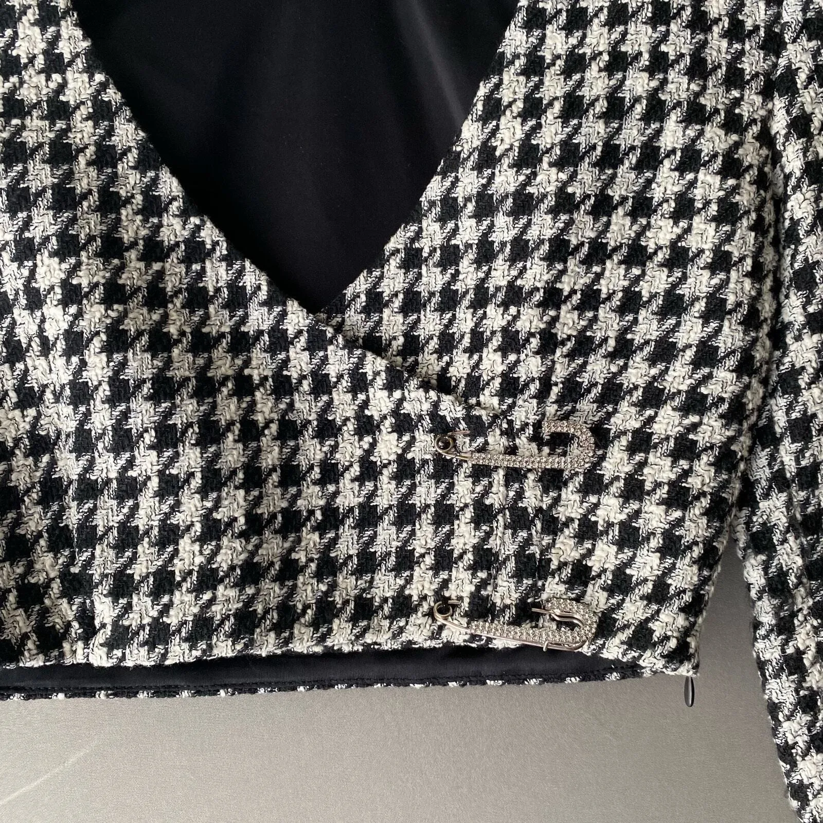 Zara sz‎ S tweed houndstooth jewel pins cropped blazer - Image 4