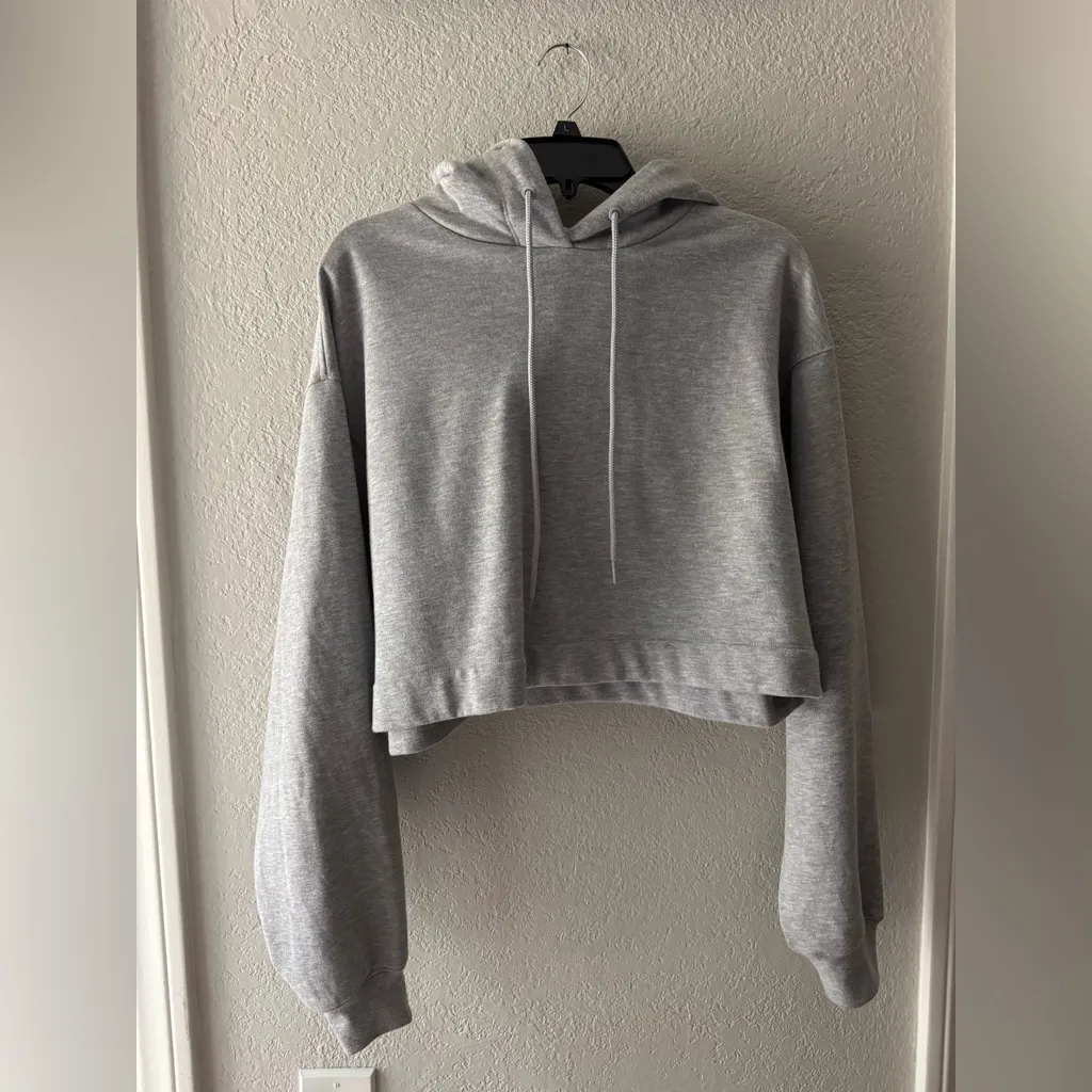 $98 Alo Yoga Bae grey cropped fleece sweatshirt hoodie Size XS - Image 2