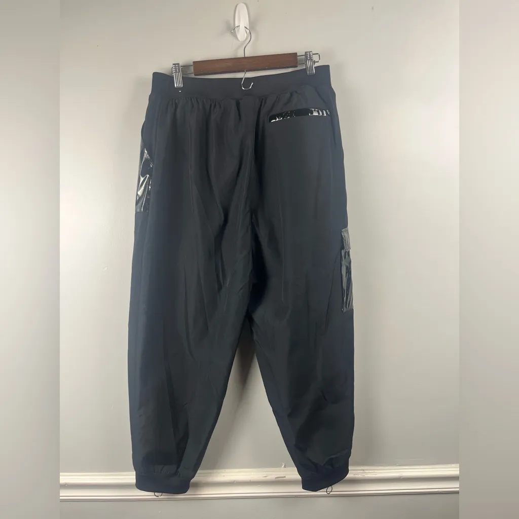 Nike Sportswear Women’s Icon Clash Woven Pants in black size large - Image 5