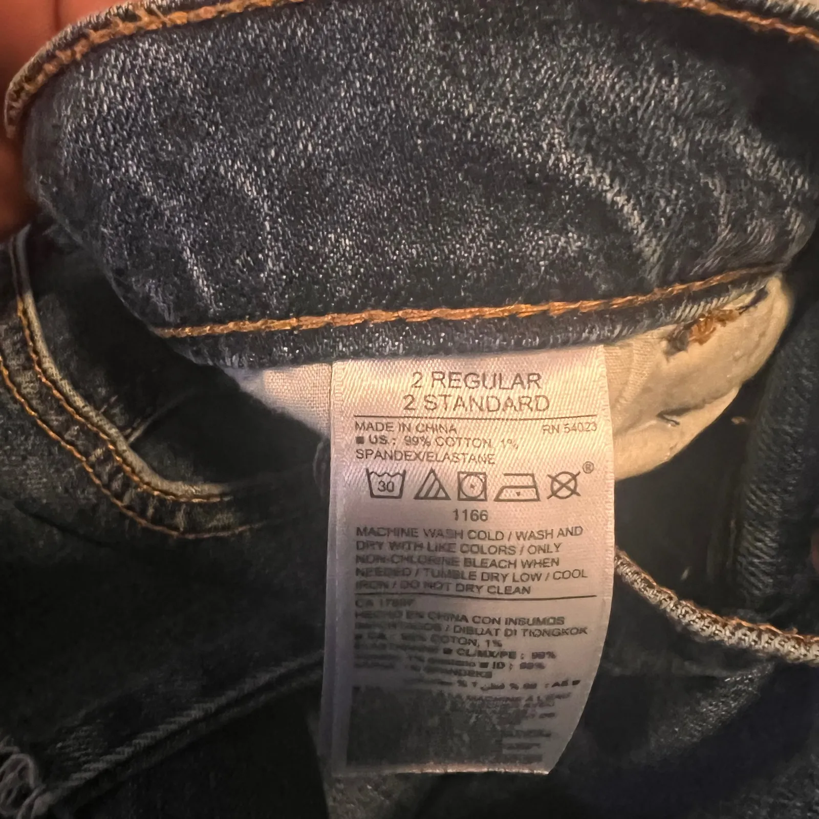 Old Navy Women‎ Boyfriend Straight Jeans Distressed Ripped Frayed Hem Dark Wash - Image 3