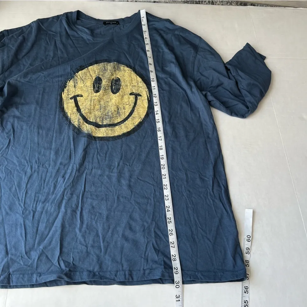 Zutter Long sleeve t shirt with vintage smiley face graphic tee small/medium Blue Size undefined - Image 4