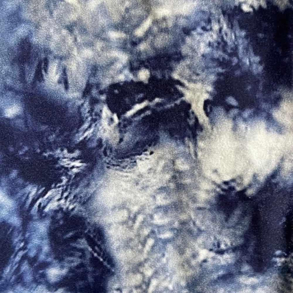 Torrid Blue Tie-Dye Cropped Active Legging EUC Size 1 (1X) #1984 - Image 4