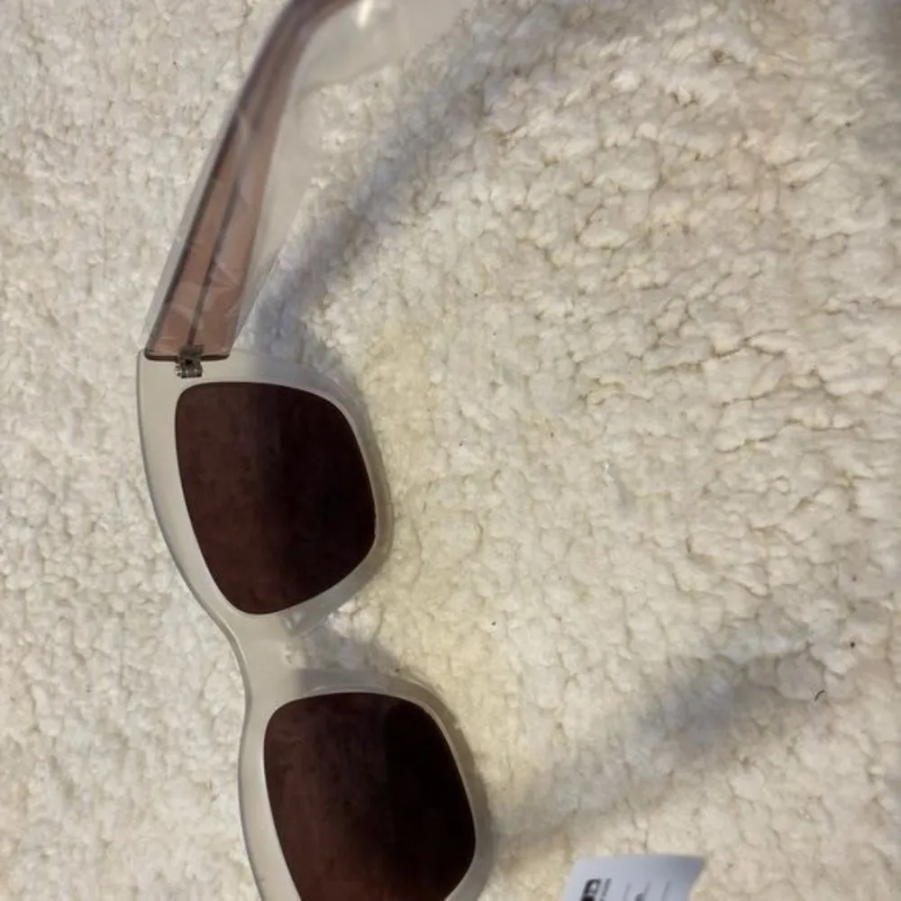 Joe’s Jeans Matte Clear Sunglasses NWT - Image 8