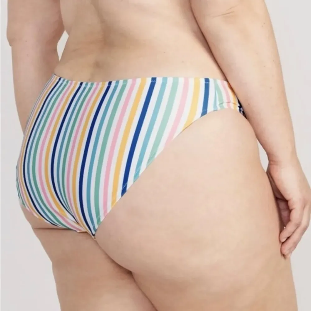 Old Navy Bikini Swim Bottoms Women XXL White Rainbow Stripe Low Rise - Image 8