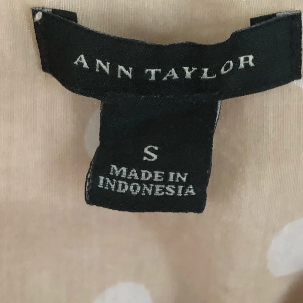 Ann Taylor Cotton/Silk Beige Polka Dot Long Sleeve Blouse S - Image 6