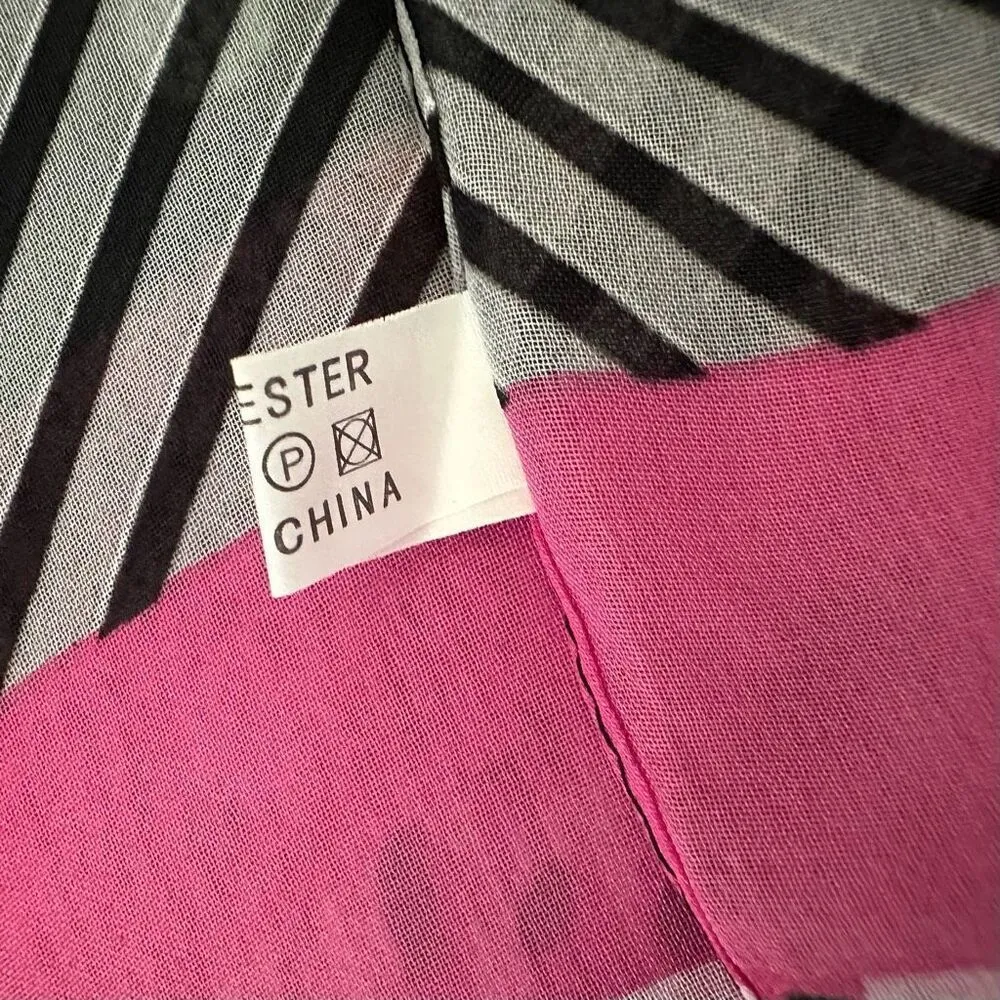 Pink cheetah pattern scarf - Image 7