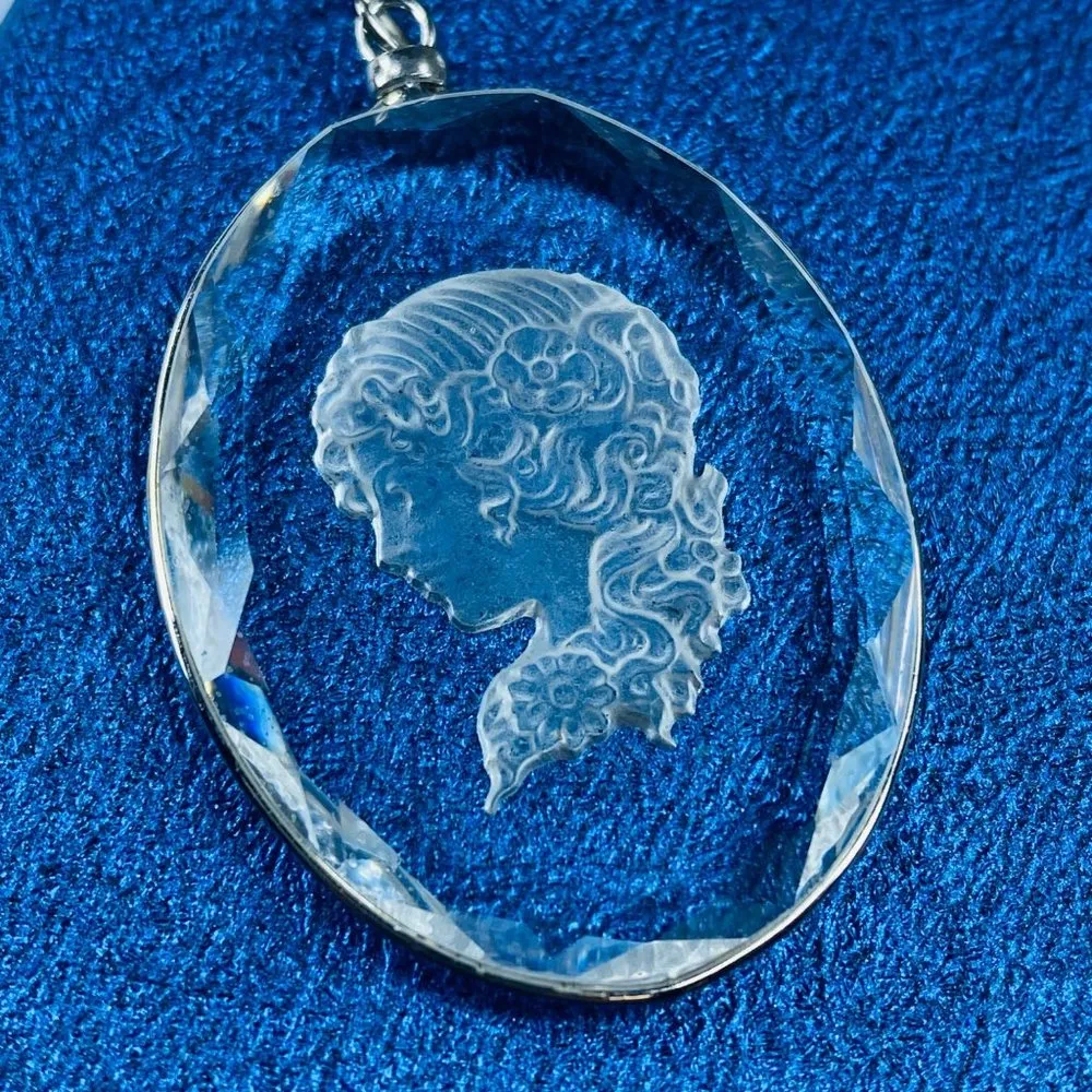 Cyrstal Cameo Girl Lady Women Pendant for Necklace Clear Glass Etched In Design - Image 13
