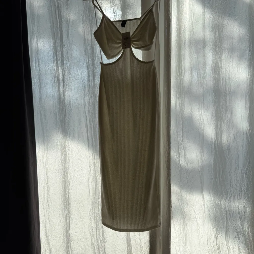 NWT Windsor Cream Midi Dress - Image 10