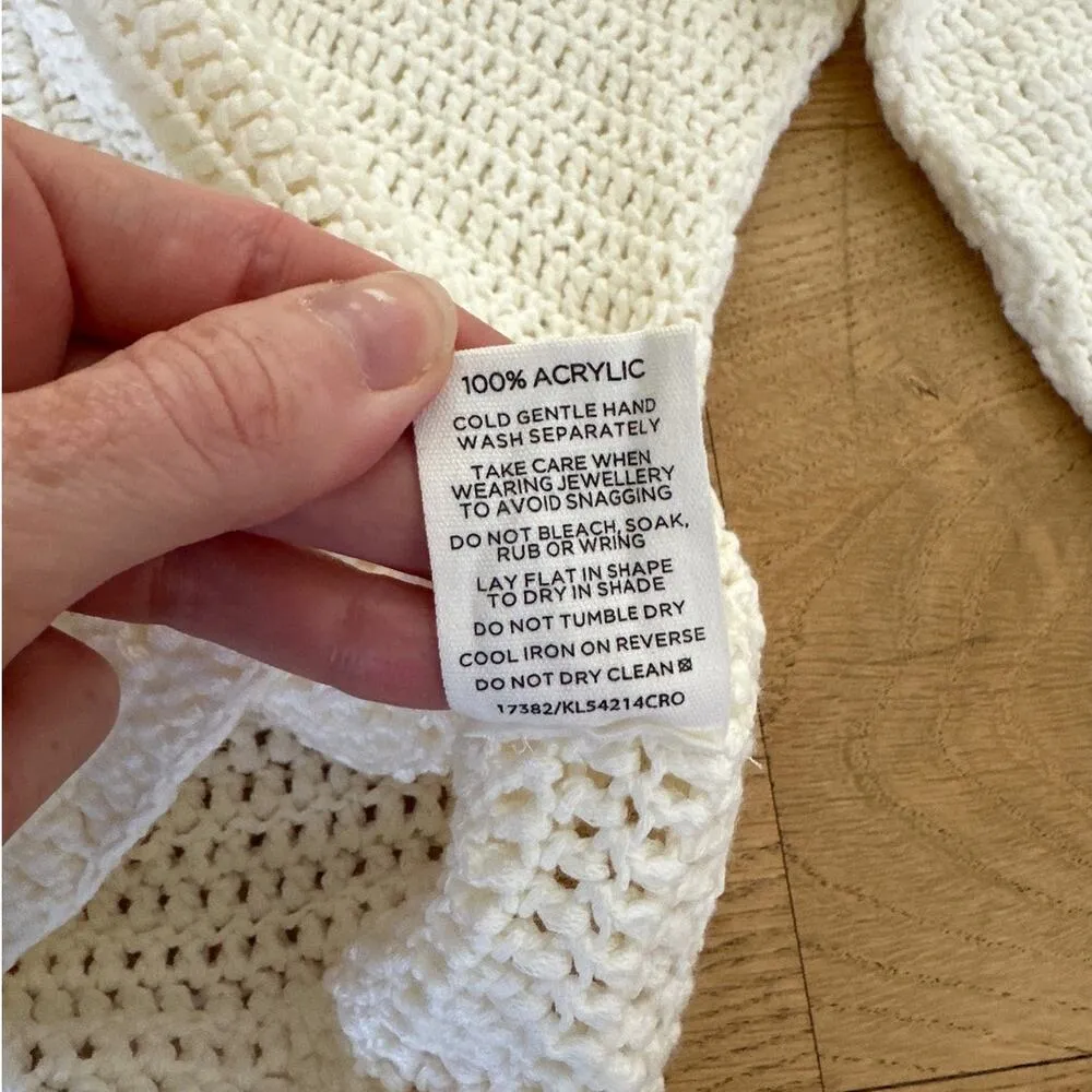 Glassons - Long Sleeve Crochet Top in White - Image 3