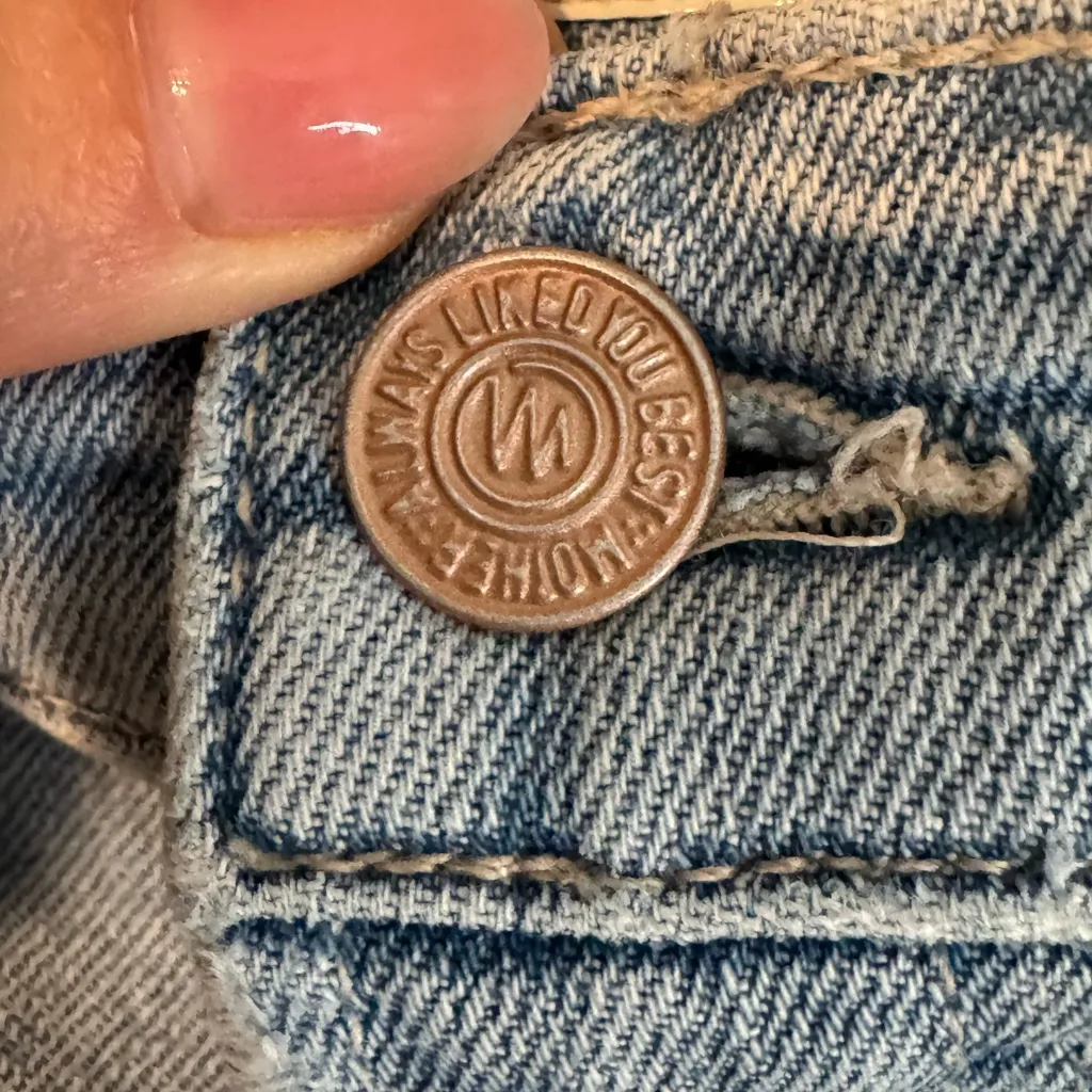 Mother The Patch Rambler Ankle Jeans in the "Norway Dude" light wash. Size 24 Blue - Image 6