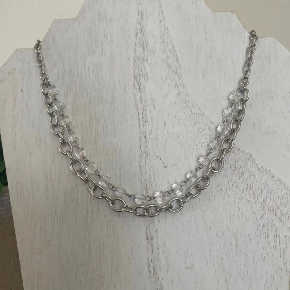 Silver tone link chain Necklace with clear beads - Image 3