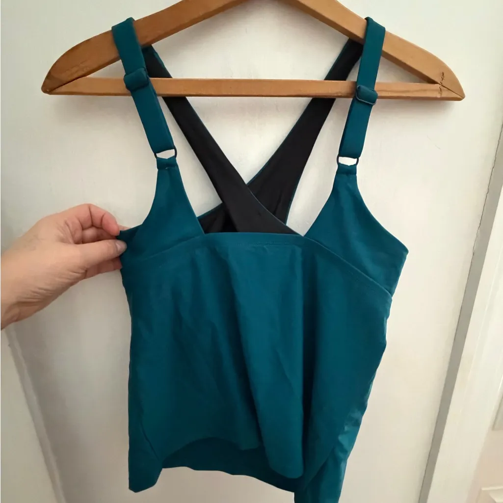 Title Nine medium B/C tankini top only preowned excellent condition. Dark green - Image 3