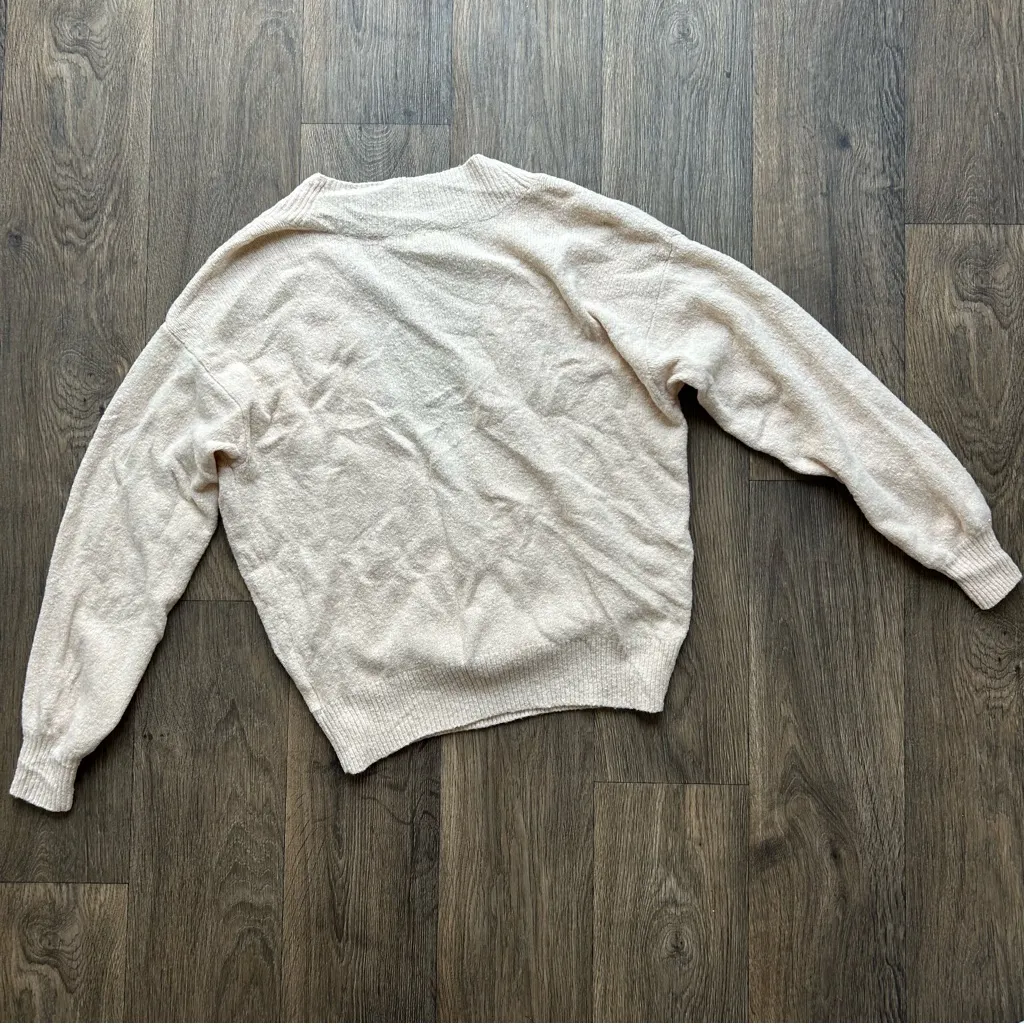 Silence + Noise Cream Deep V Cardigan size Small - Image 6