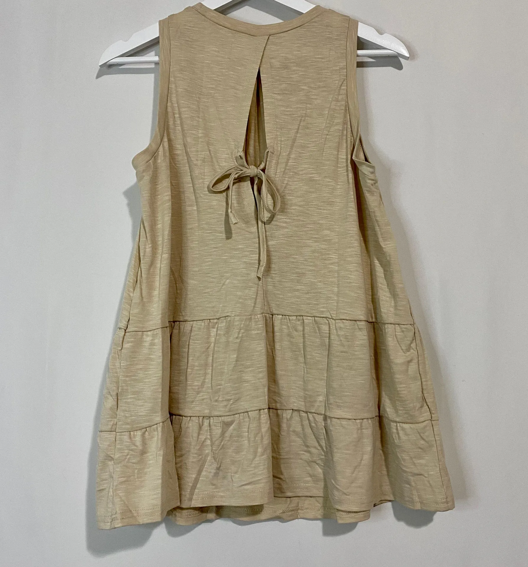 Women’s Crewneck Tiered Ruffle Back Tie Tank Tan Size Small NWOT - Image 7