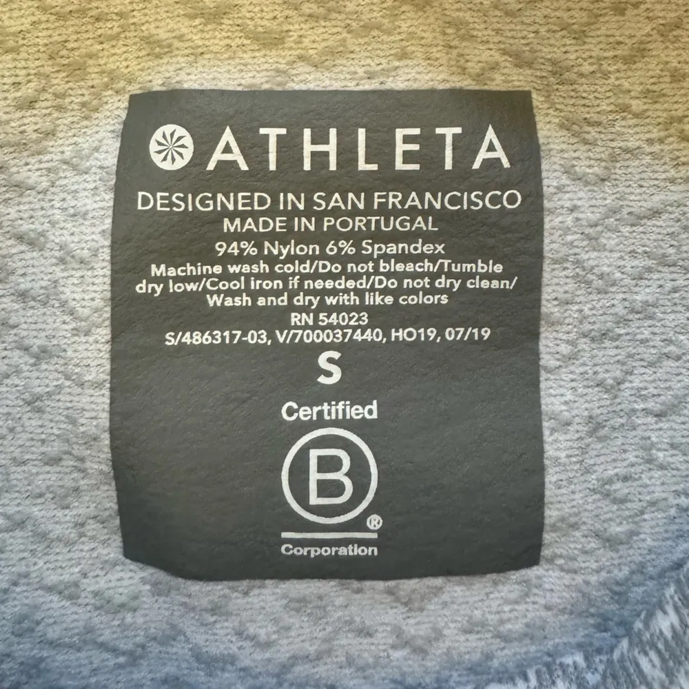 Athleta Flurry Peak Turtleneck Base Layer - Light Grey/White - Small - Image 3