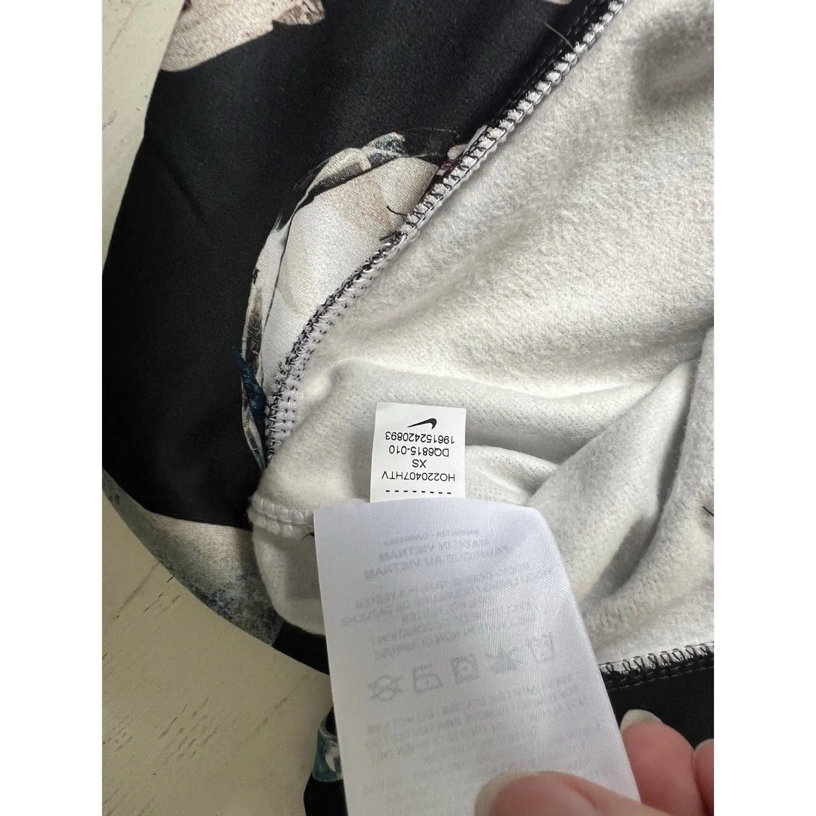 Nike Dri-Fit‎ Fly Gemstone Pullover Basketball Hoodie Women's XS Zip Pouch - Image 5